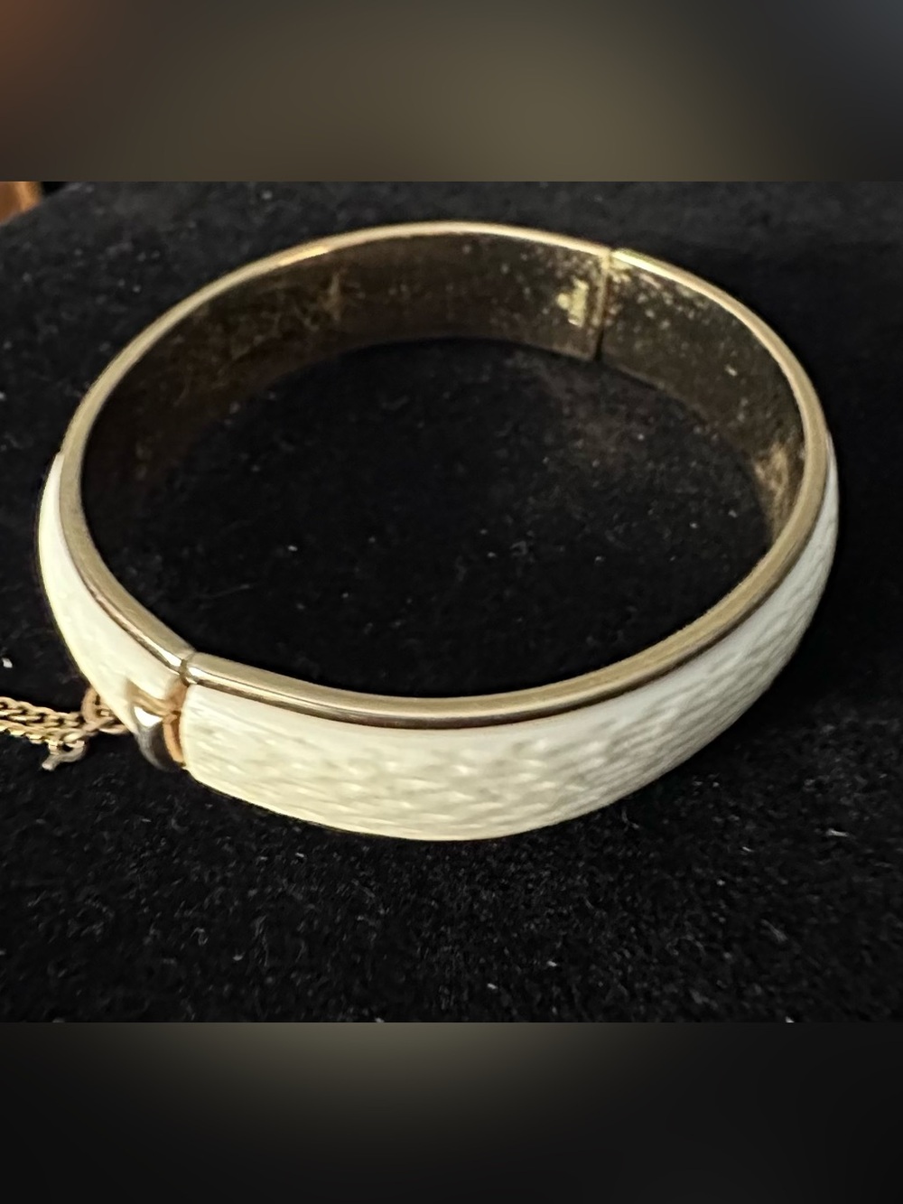 Signed MONET Goldtone Beige Carved Plastic 2 1/4"d Hinged Bracelet
